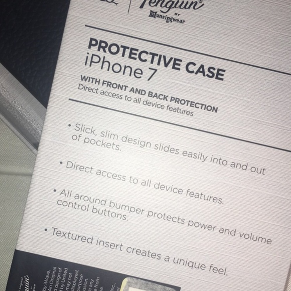 (1) iPhone 7 navy blue/grey Penguin Cases - Picture 4 of 6